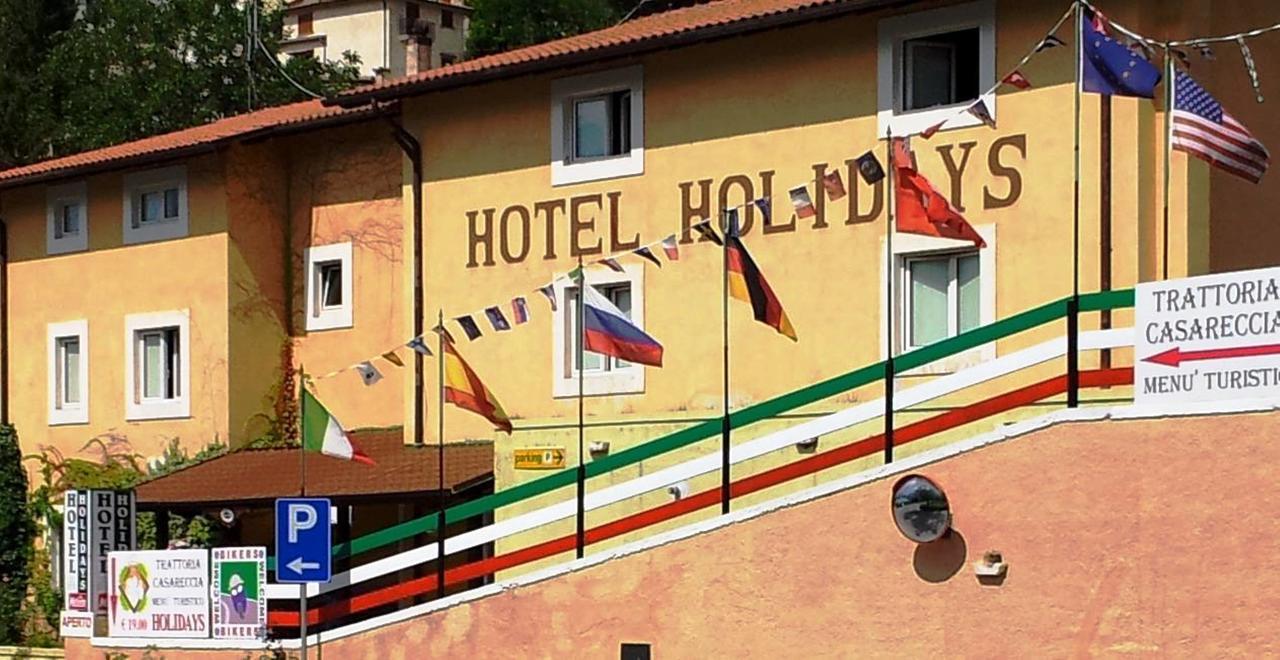 Hotel Holidays Barrea Exterior photo