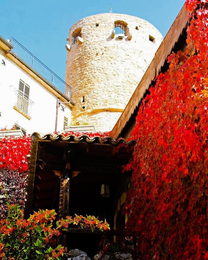 Hotel Holidays Barrea Exterior photo